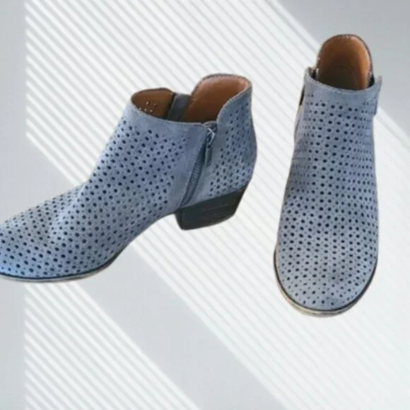 LUCKY BRAND Grey Suede Perforated Walwyn Ankle Booties 8.5 comfy - Picture 2 of 7